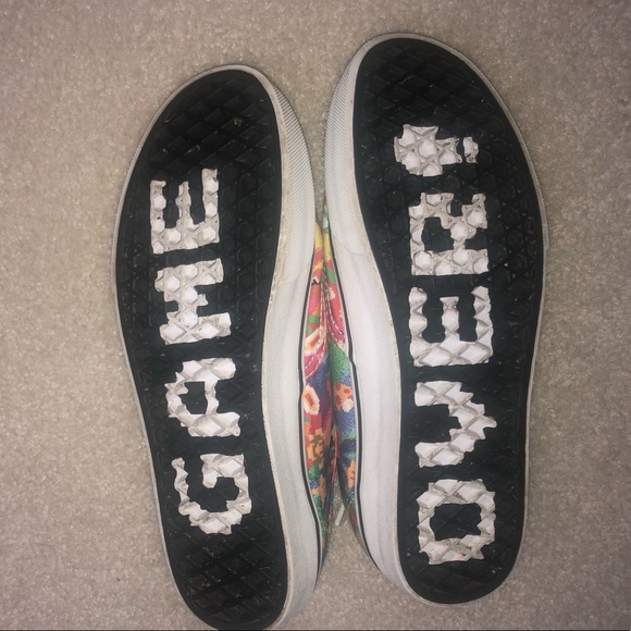 Nintendo x Authentic Super Mario Bros Vans - Picture 5 of 7